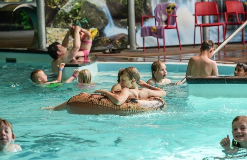 Feestje "rennen, razen en zwemmen"