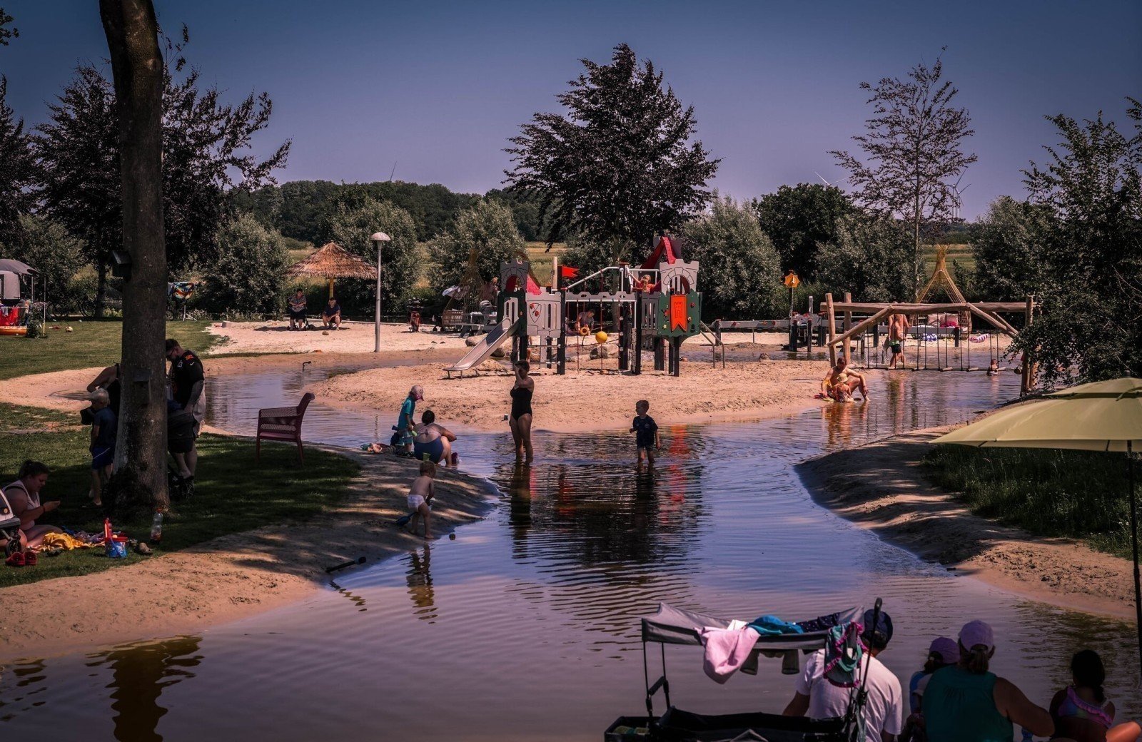 Naturcamping Holland mit Wasserlauf
